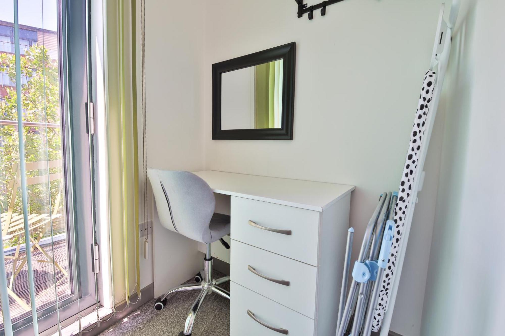 Princess Lofts City Centre Studios With Nespresso Coffee Machines & New Fast Wifi By Stayright Swansea Bagian luar foto
