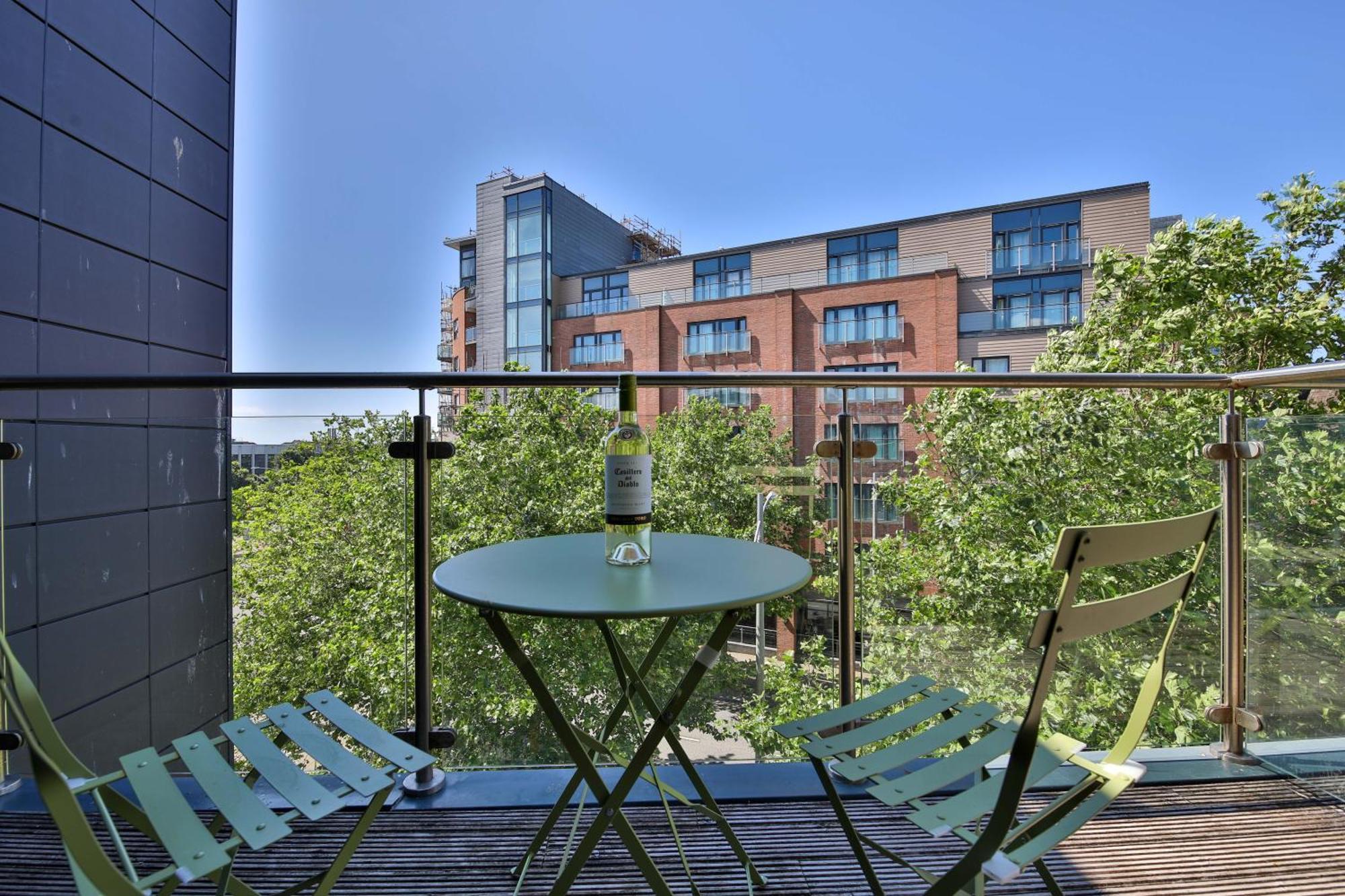 Princess Lofts City Centre Studios With Nespresso Coffee Machines & New Fast Wifi By Stayright Swansea Ruang foto